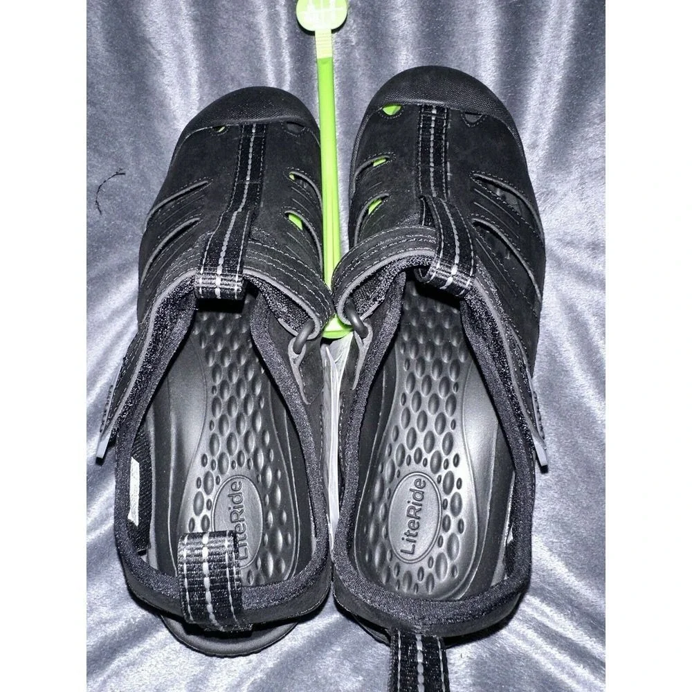 NEW‎ Crocs Yukon Fisherman Black Leather Closed Toe Sandals Mens Size 9